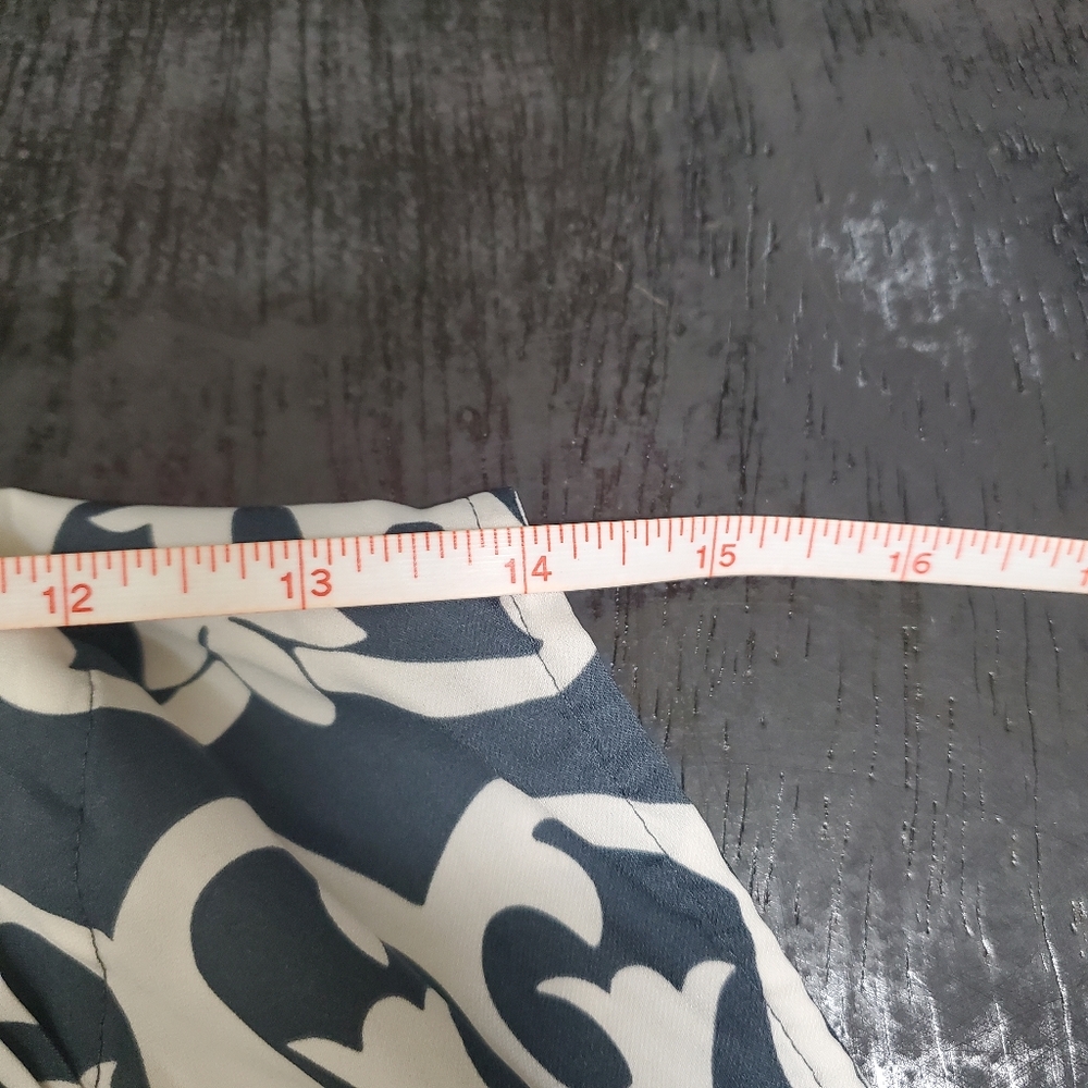 Loft Sleevless Blouse - Picture 5 of 6